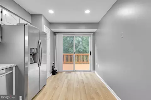 Entry Way - 8110 Squirrel Run Rd, Springfield, VA 22152 photo 3 of 4