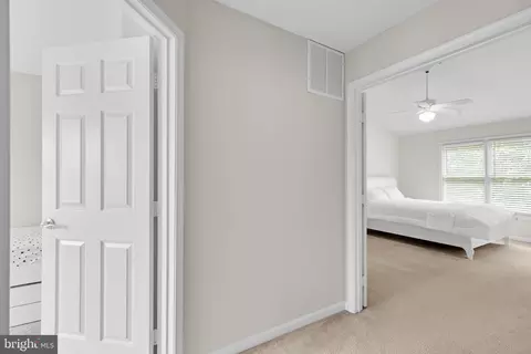 Entry Way - 8110 Squirrel Run Rd, Springfield, VA 22152 photo 4 of 4