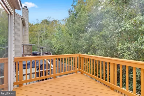 Exterior - 8110 Squirrel Run Rd, Springfield, VA 22152 photo 5 of 10
