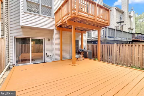 Exterior - 8110 Squirrel Run Rd, Springfield, VA 22152 photo 8 of 10