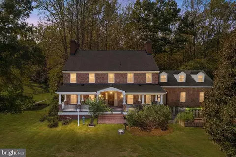 7308 Blue Dan Ln, Clifton, VA 20124