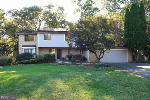 1332 Colvin Forest Dr, Vienna, VA 22182