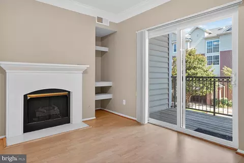 Living - 1580 Spring Gate Dr #4205, Mclean, VA 22102 photo 5 of 5