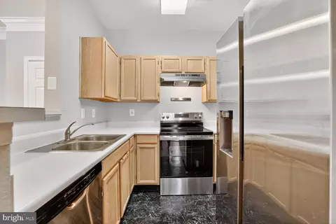 Kitchen - 1580 Spring Gate Dr #4205, Mclean, VA 22102 photo 3 of 4