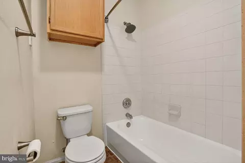 Bath - 1580 Spring Gate Dr #4205, Mclean, VA 22102 photo 2 of 2
