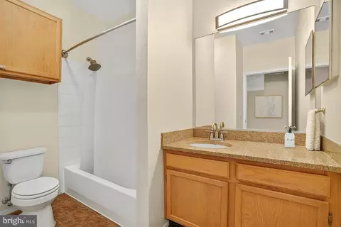 Bath - 1580 Spring Gate Dr #4205, Mclean, VA 22102 photo 1 of 2