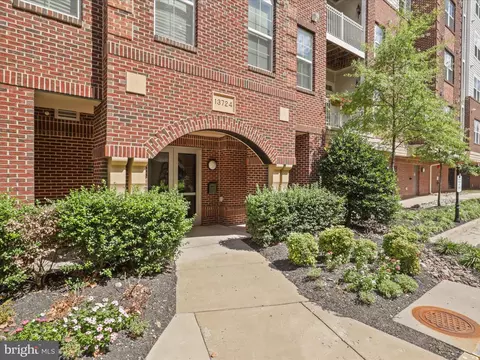 13724 Neil Armstrong Ave #408, Herndon, VA 20171
