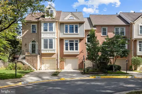 11906 Inverness Ct, Fairfax, VA 22033