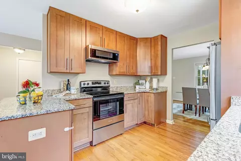 Kitchen - 6801 Houndmaster Rd, Springfield, VA 22152 photo 2 of 3
