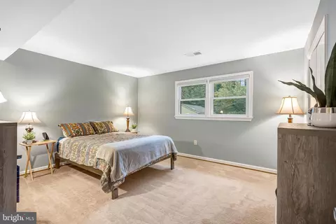 Bedroom - 6801 Houndmaster Rd, Springfield, VA 22152 photo 7 of 8