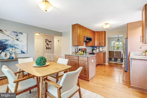 Dining - 6801 Houndmaster Rd, Springfield, VA 22152 photo 4 of 7