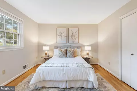 Bedroom - 6801 Houndmaster Rd, Springfield, VA 22152 photo 5 of 8