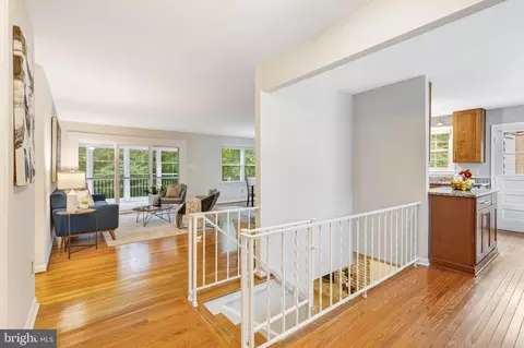Entry Way - 6801 Houndmaster Rd, Springfield, VA 22152 photo 1 of 2