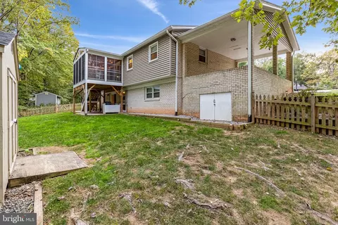 Exterior - 6801 Houndmaster Rd, Springfield, VA 22152 photo 5 of 7