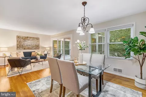 Dining - 6801 Houndmaster Rd, Springfield, VA 22152 photo 6 of 7