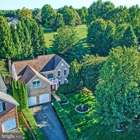 10841 Welbury Ct, Reston, VA 20194