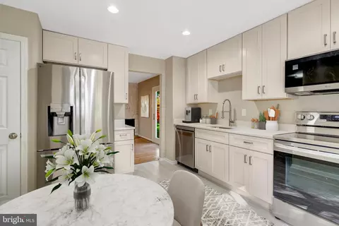 6108 Pond Lily Ct, Burke, VA 22015