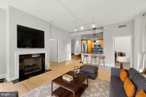 4490 Market Commons Dr #202, Fairfax, VA 22033