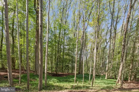 258 Jeffery Ln, Great Falls, VA 22066