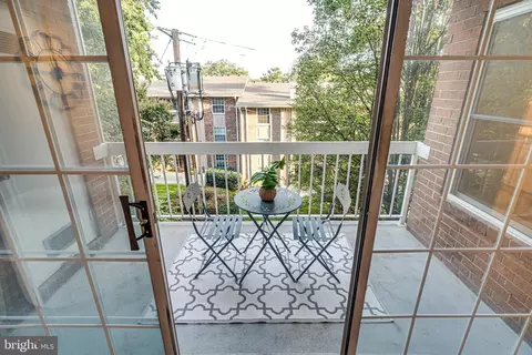 1923 Wilson Ln #202, Mclean, VA 22102 photo 24