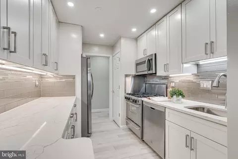 1923 Wilson Ln #202, Mclean, VA 22102 photo 11