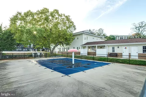 1923 Wilson Ln #202, Mclean, VA 22102 photo 32