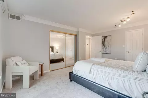 1923 Wilson Ln #202, Mclean, VA 22102 photo 18
