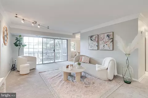 1923 Wilson Ln #202, Mclean, VA 22102 photo 4