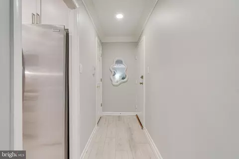 1923 Wilson Ln #202, Mclean, VA 22102 photo 2