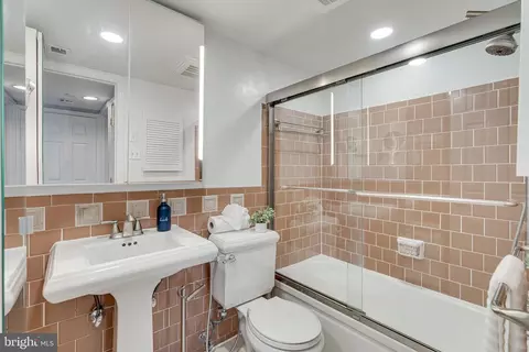 1923 Wilson Ln #202, Mclean, VA 22102 photo 21