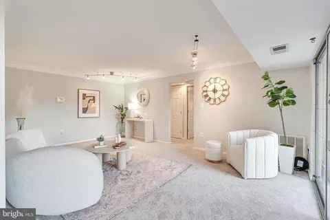 1923 Wilson Ln #202, Mclean, VA 22102 photo 8