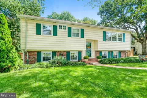 6109 Larkspur Dr, Alexandria, VA 22310