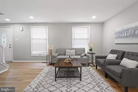 Living - 6122 Mantle Rd, Burke, VA 22015 photo 4 of 7