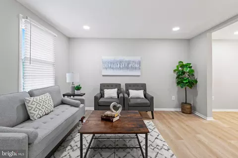 Living - 6122 Mantle Rd, Burke, VA 22015 photo 3 of 7