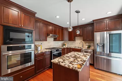 8444 Millwood Dr, Springfield, VA 22152 photo 11