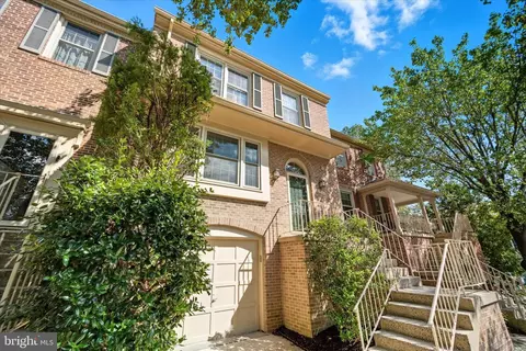 8444 Millwood Dr, Springfield, VA 22152 photo 4