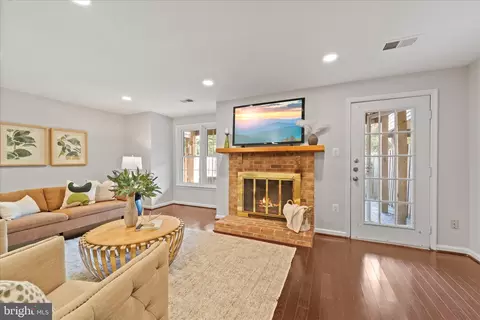 8444 Millwood Dr, Springfield, VA 22152 photo 38