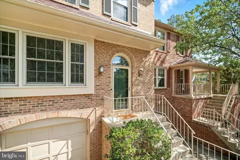 8444 Millwood Dr, Springfield, VA 22152 photo 5