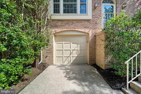 8444 Millwood Dr, Springfield, VA 22152 photo 6