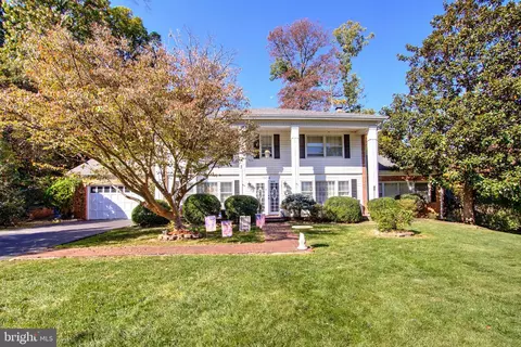 7204 Regent Dr, Alexandria, VA 22307