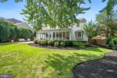 Exterior - 1213 Pine Hill Rd, Mclean, VA 22101 photo 8 of 9