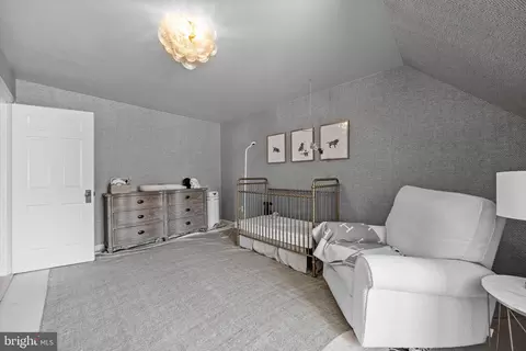 Bedroom - 1213 Pine Hill Rd, Mclean, VA 22101 photo 6 of 7