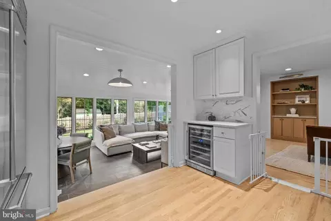 Entry Way - 1213 Pine Hill Rd, Mclean, VA 22101 photo 6 of 10