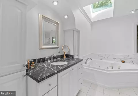 Bath - 1213 Pine Hill Rd, Mclean, VA 22101 photo 2 of 7