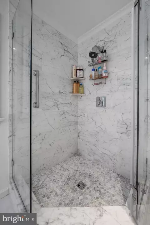 Bath - 1213 Pine Hill Rd, Mclean, VA 22101 photo 5 of 7