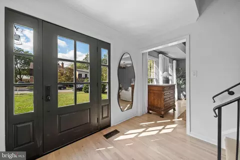 Entry Way - 1213 Pine Hill Rd, Mclean, VA 22101 photo 1 of 10