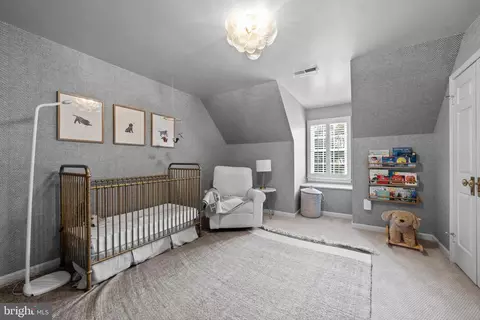 Bedroom - 1213 Pine Hill Rd, Mclean, VA 22101 photo 5 of 7