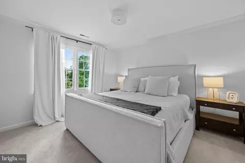 Bedroom - 1213 Pine Hill Rd, Mclean, VA 22101 photo 3 of 7