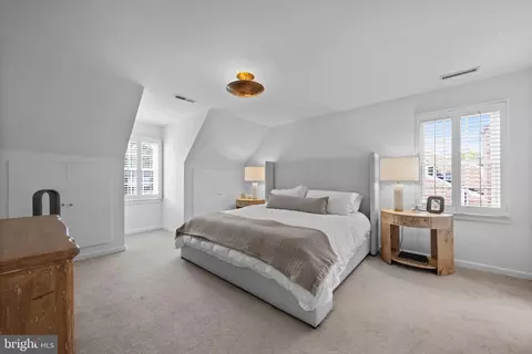 Bedroom - 1213 Pine Hill Rd, Mclean, VA 22101 photo 1 of 7