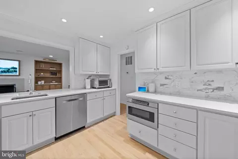 Kitchen - 1213 Pine Hill Rd, Mclean, VA 22101 photo 7 of 7